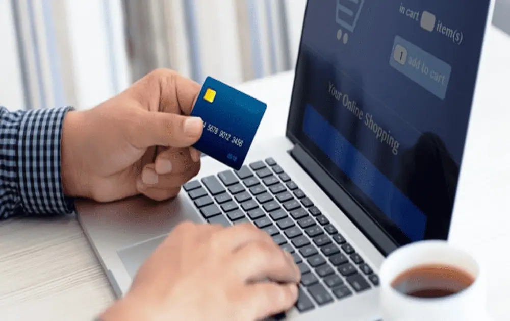 Lợi ích và rủi ro khi rút tiền thẻ tín dụng online